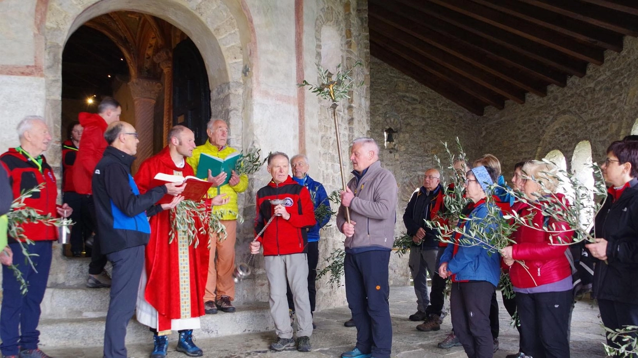 I volontari dal 1975 si occupano di scoprire valorizzare e custodire l’antico complesso benedettino di San Pietro al Monte a Civate I volontari dal 1975 si occupano di scoprire valorizzare e custodire l’antico complesso benedettino di San Pietro al Monte a Civate