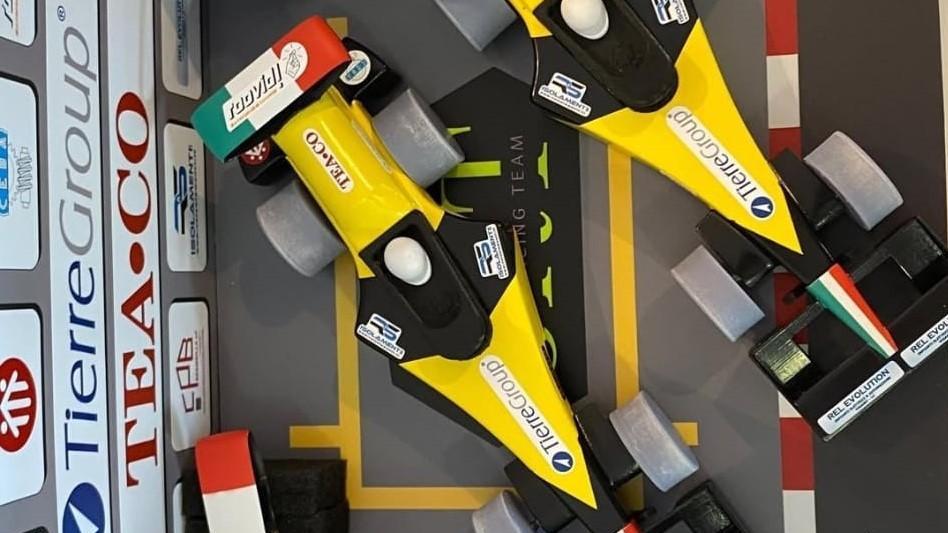 Sesto, Salesiani in pista. Mini monoposto sul podio. Ora la corsa per le finali: "Pronti per Maranello" Sesto, Salesiani in pista. Mini monoposto sul podio. Ora la corsa per le finali: "Pronti per Maranello"