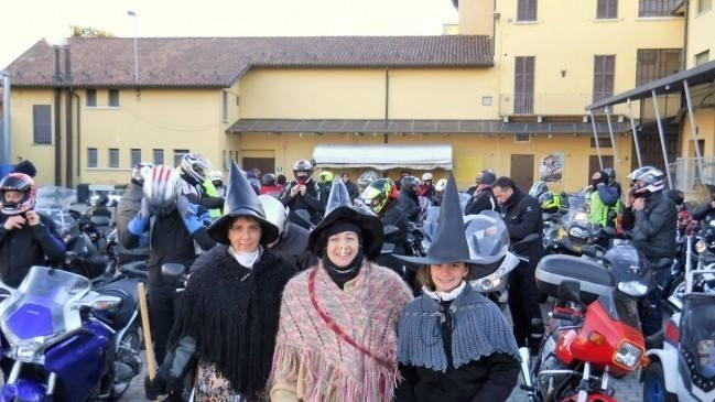 Appuntamento Il 6 gennaio alle 9 in punto con i centauri che partiranno da villa Daccò dopo la benedizione Appuntamento Il 6 gennaio alle 9 in punto con i centauri che partiranno da villa Daccò dopo la benedizione