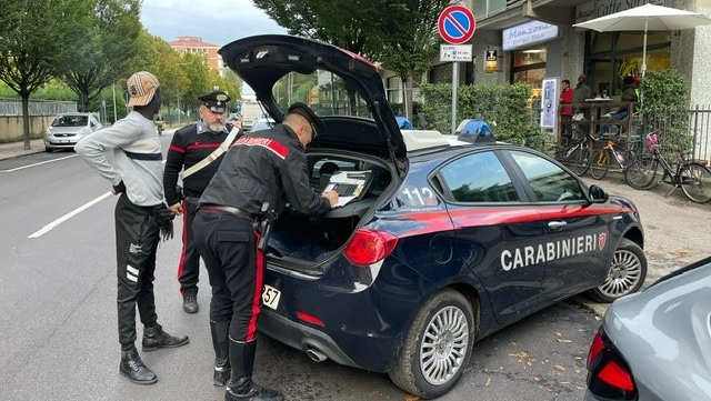 Provvidenziale la telefonata al 112 fatta da un passante che ha osservato la scena Provvidenziale la telefonata al 112 fatta da un passante che ha osservato la scena