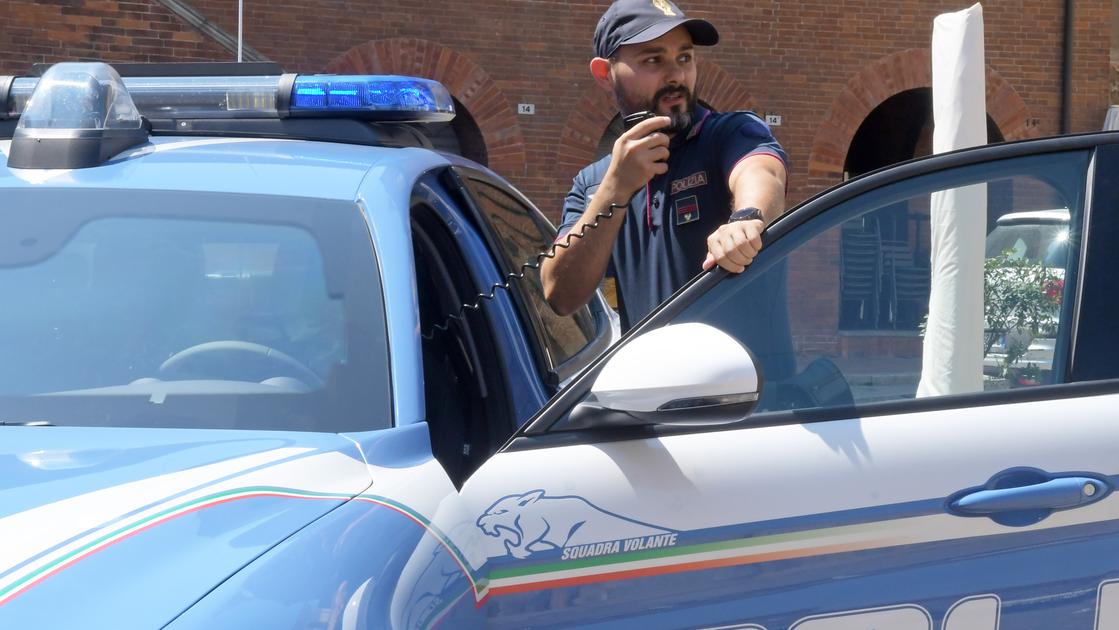 Vigevano, 40enne sequestrato in casa per 4 anni dalla ex compagna e tre complici: senz’acqua e riscaldamento, il cibo razionato Vigevano, 40enne sequestrato in casa per 4 anni dalla ex compagna e tre complici: senz’acqua e riscaldamento, il cibo razionato
