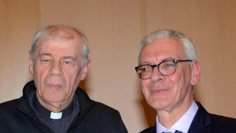 L’ex vicario episcopale di Zona III monsignor Maurizio Rolla e il prefetto Sergio Pomponio L’ex vicario episcopale di Zona III monsignor Maurizio Rolla e il prefetto Sergio Pomponio