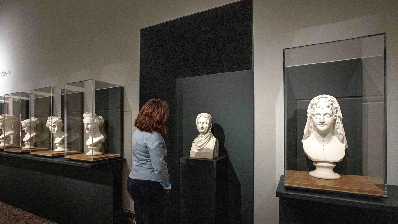 Einige der wertvollen Büsten und in der Mitte die Vestalin kehrten in die Pinakothek zurück. von Brera