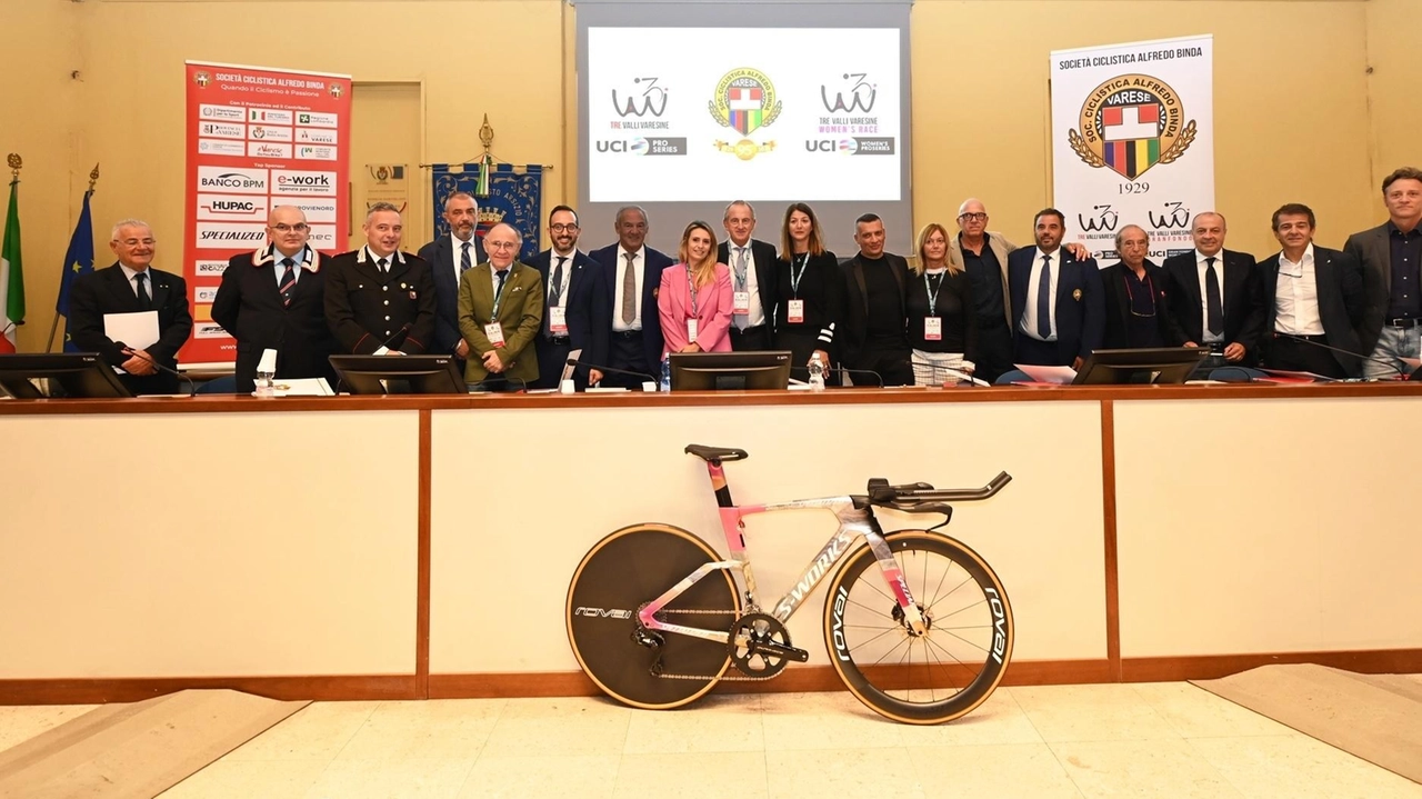I. rappresentanti delle istituzioni. e la bici dei due ori alle Plimpiadi di Evenepoel I. rappresentanti delle istituzioni. e la bici dei due ori alle Plimpiadi di Evenepoel