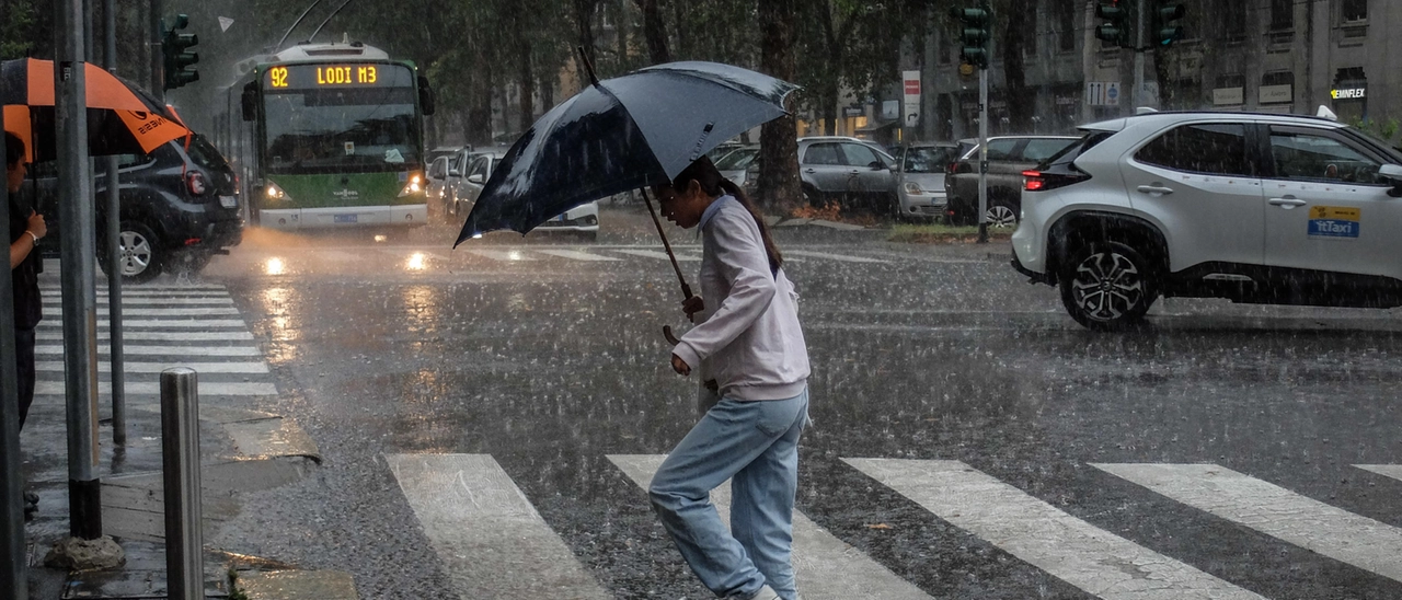 Temporali in arrivo, allerta meteo a Milano dal pomeriggio di domenica 4 maggio