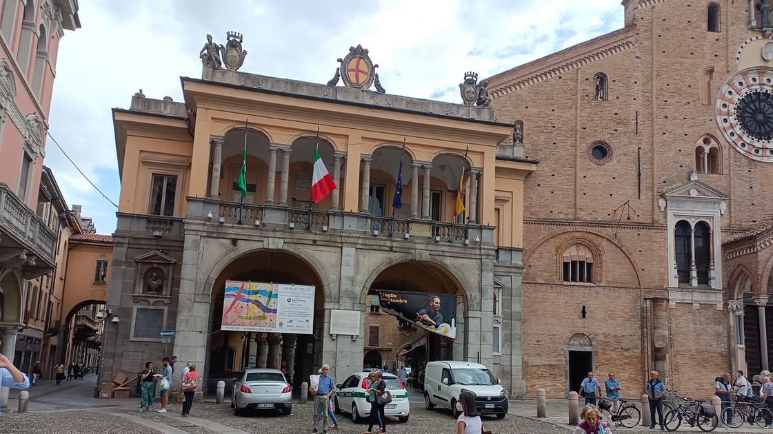 Escrementi di topi alla Pascoli di Lodi: bimbi trasferiti in un’altra aula Escrementi di topi alla Pascoli di Lodi: bimbi trasferiti in un’altra aula