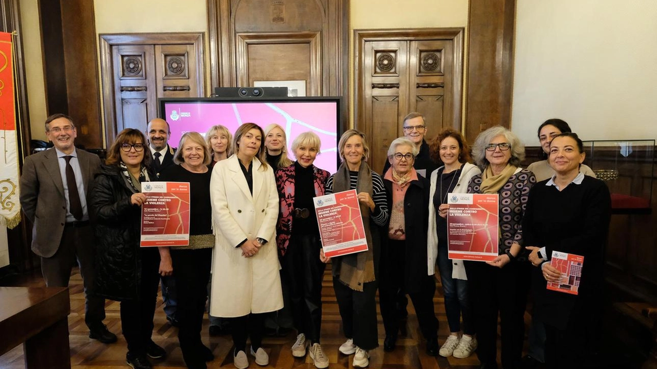 Il Binario 7 a Monza ospita "Binario Donne", evento dedicato alla sensibilizzazione contro la violenza di genere e per le pari opportunità, con spettacoli teatrali, dibattiti e incontri. Il Binario 7 a Monza ospita "Binario Donne", evento dedicato alla sensibilizzazione contro la violenza di genere e per le pari opportunità, con spettacoli teatrali, dibattiti e incontri.