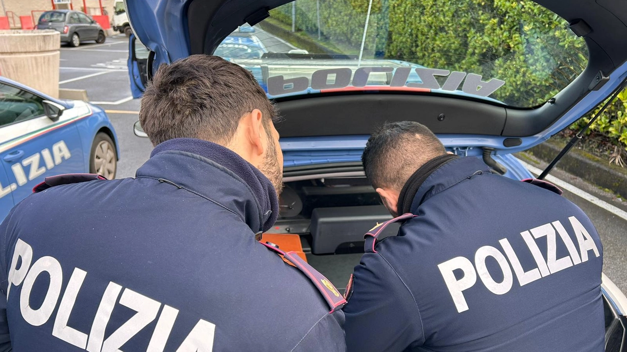 Arrestato dalla polizia Arrestato dalla polizia