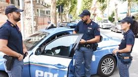 Indaga la polizia Indaga la polizia