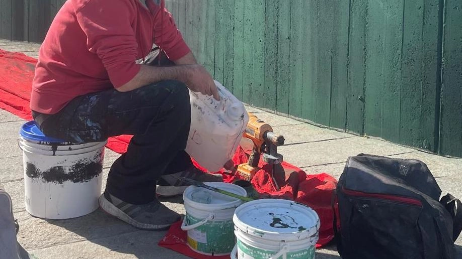 L’opera del celebre artista di strada è stata scelta dai cittadini