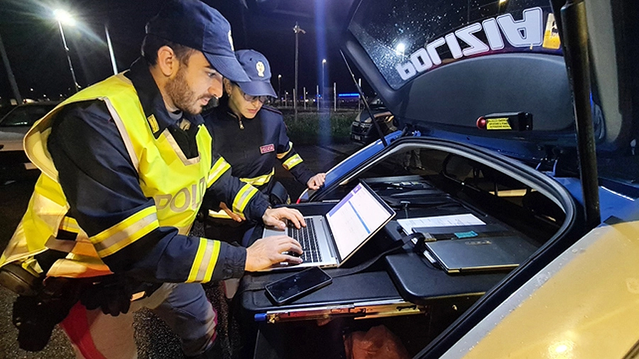 Sul caso indaga la Polizia di Stato