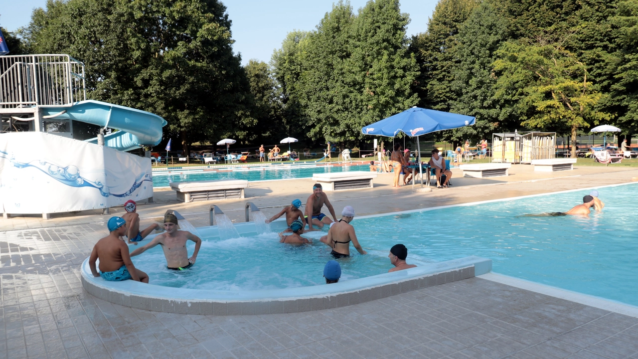 La piscina Stradivari dove è avvenuto l'incidente La piscina Stradivari dove è avvenuto l'incidente