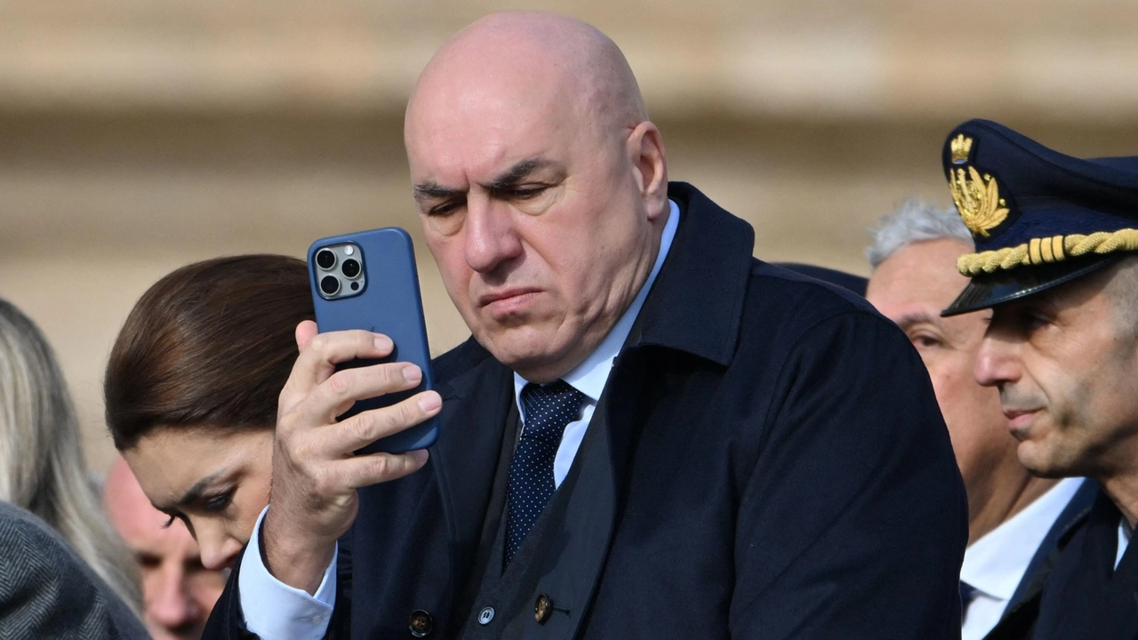 Il ministro Guido Crosetto