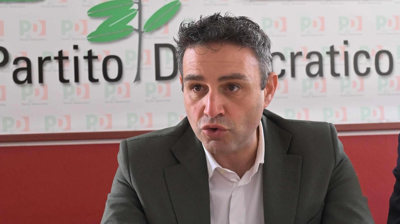 Il consigliere regionale varesino Samuele Astuti è il primo firmatario della mozione in Regione sottoscritta da altri 18 consiglieri Il consigliere regionale varesino Samuele Astuti è il primo firmatario della mozione in Regione sottoscritta da altri 18 consiglieri