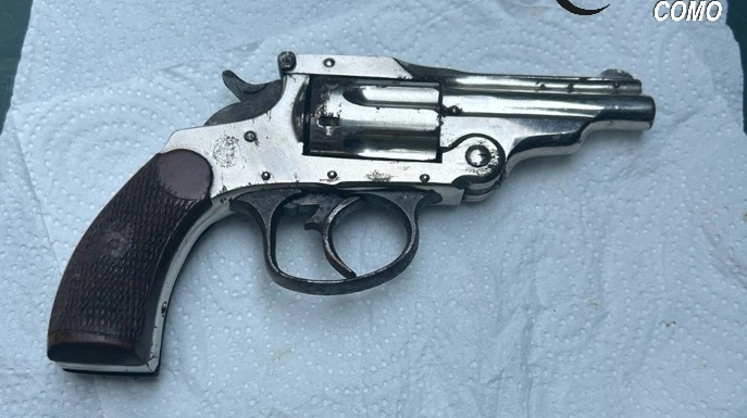 La pistola consegnata La pistola consegnata