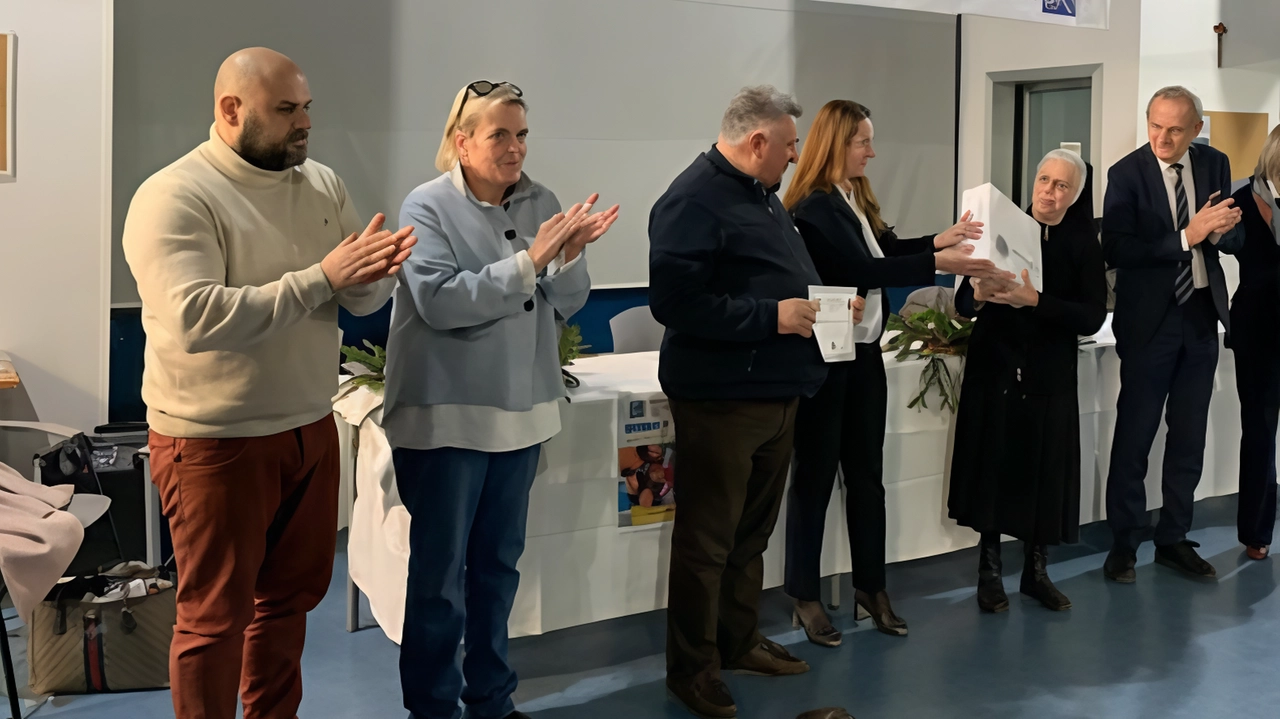 Sono oltre 5mila gli occhiali usati raccolti in città tra gli alunni grazie al progetto promosso da Lions Club Castellanza... Sono oltre 5mila gli occhiali usati raccolti in città tra gli alunni grazie al progetto promosso da Lions Club Castellanza...