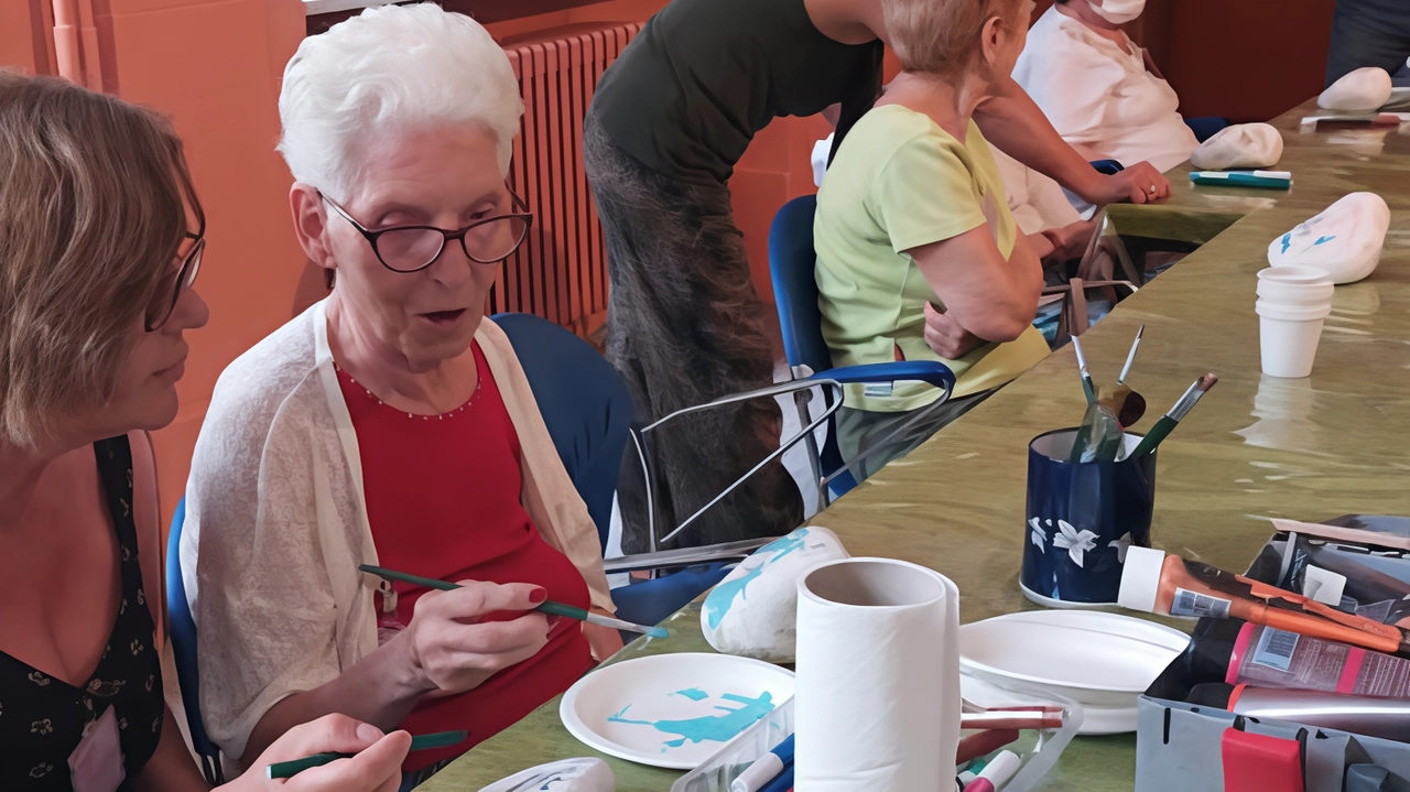 Alzheimer: per i caregiver parenti o badanti due open day nel salone Stalùn di via Cittadella E poi via a due incontri la settimana Alzheimer: per i caregiver parenti o badanti due open day nel salone Stalùn di via Cittadella E poi via a due incontri la settimana