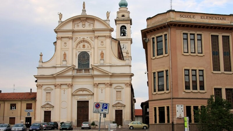 La chiesa parrocchiale dei santi Pietro e Paolo di Cilavegna La chiesa parrocchiale dei santi Pietro e Paolo di Cilavegna