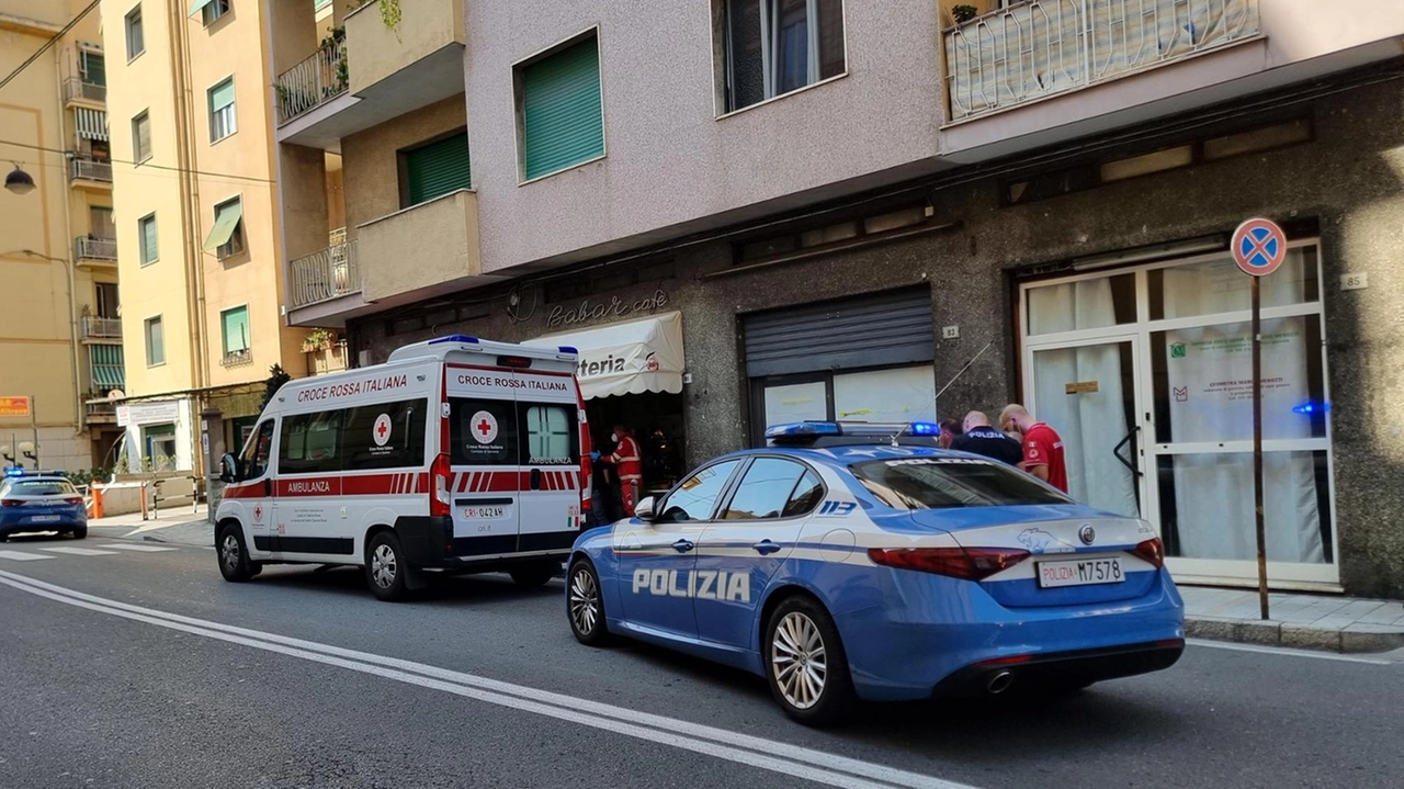 Sul posto la polizia di Stato (foto di repertorio) Sul posto la polizia di Stato (foto di repertorio)