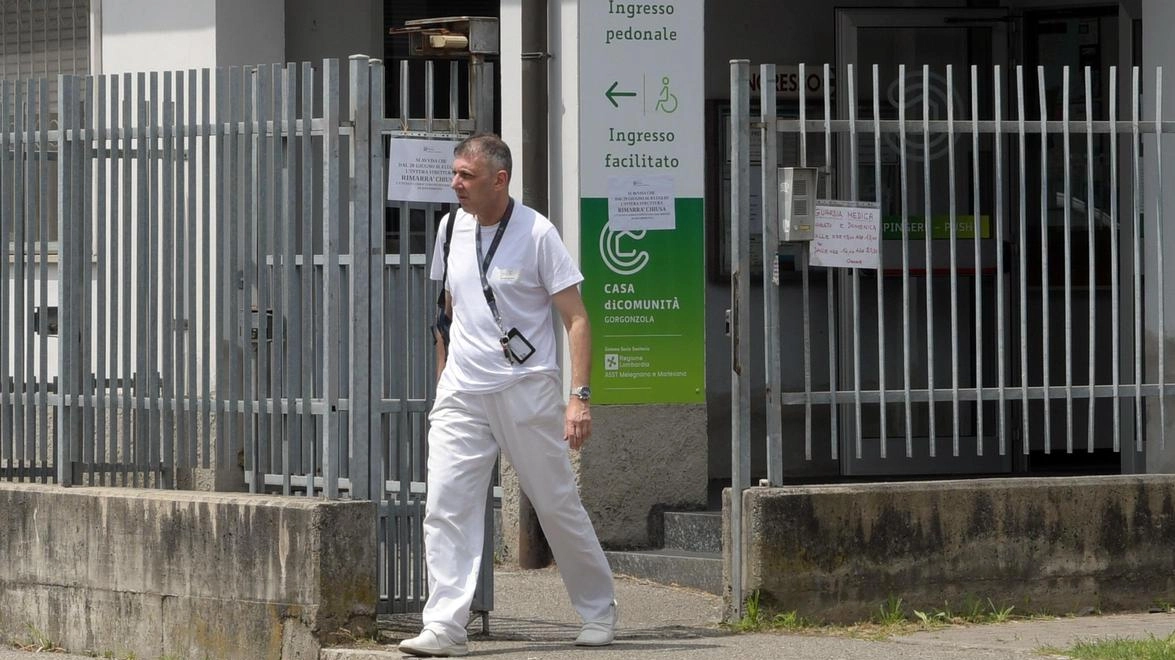 I servizi traslocati dalla Casa di comunità-cantiere erano stati trasferiti a Cernusco e ora tornano a Gorgonzola: saranno ospitati al Centro intergenerazionale Si tratta di servizi sensibili, in particolare destinati alla popolazione anziana e fragile I servizi traslocati dalla Casa di comunità-cantiere erano stati trasferiti a Cernusco e ora tornano a Gorgonzola: saranno ospitati al Centro intergenerazionale Si tratta di servizi sensibili, in particolare destinati alla popolazione anziana e fragile
