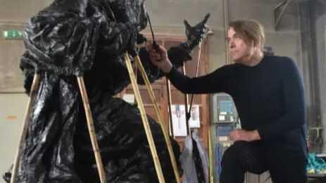 fari puntati sullo scultore de paoli  viaggio tra figurativo e simbolismo