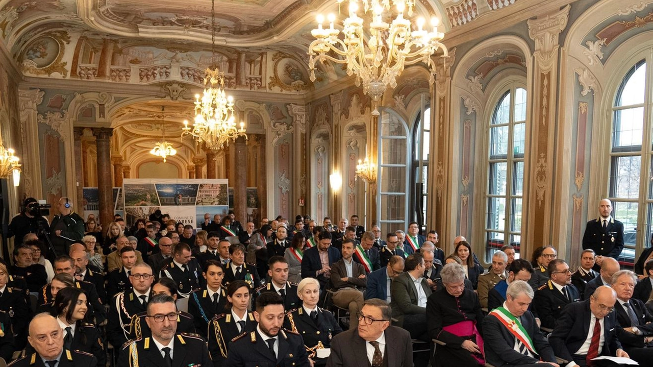 Le autorità presenti a Palazzo Estense per la festa di San Sebastiano della polizia locale Le autorità presenti a Palazzo Estense per la festa di San Sebastiano della polizia locale