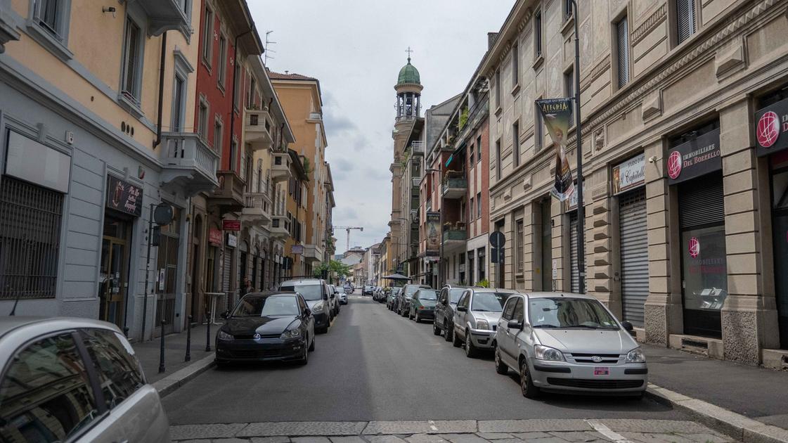 Milano, via Tagliamento tra antico e nuovo: “Il problema? La sosta” Milano, via Tagliamento tra antico e nuovo: “Il problema? La sosta”