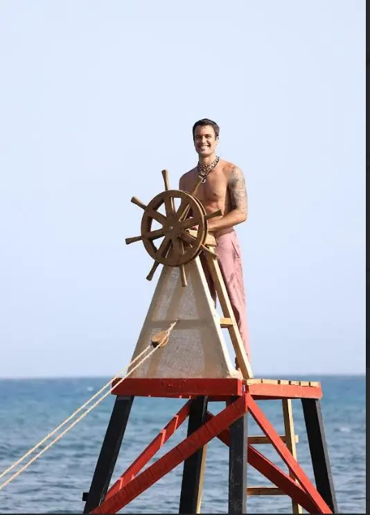 Pierpaolo Petrelli, l’ex velino all’Isola dei famosi. “Sono un eterno Peter Pan, sogno di condurre un game show”