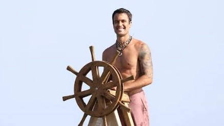 Pierpaolo Petrelli, l’ex velino all’Isola dei famosi. “Sono un eterno Peter Pan, sogno di condurre un game show”