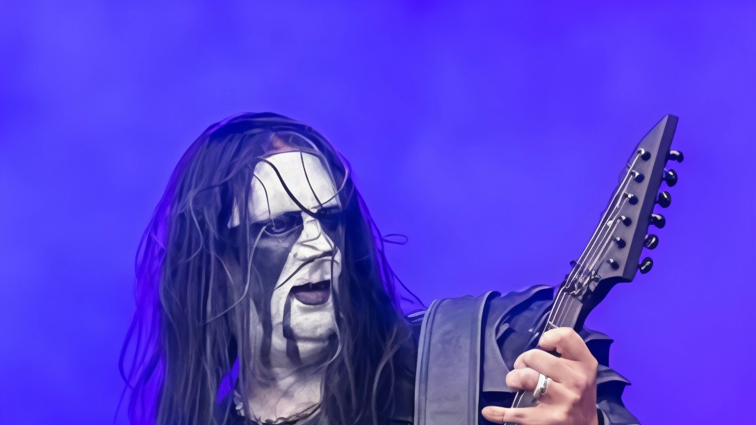 Il chitarrista dei Dark Funeral Il chitarrista dei Dark Funeral