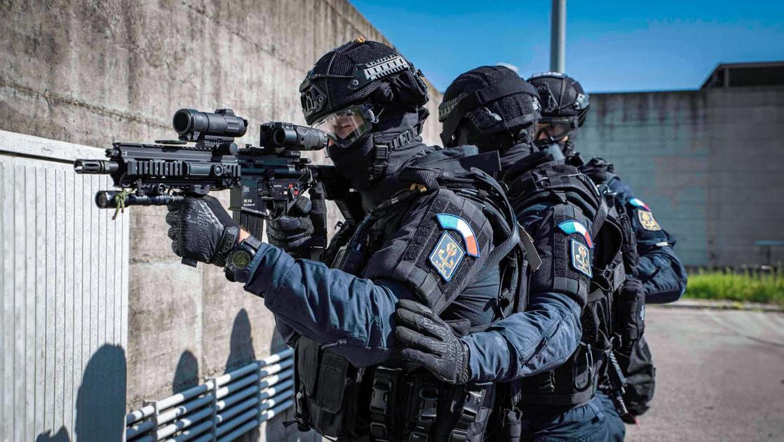 terrorismo a lecco arrestato giovane egiziano di 20 anni aveva un manuale per compiere attentati esplosivi