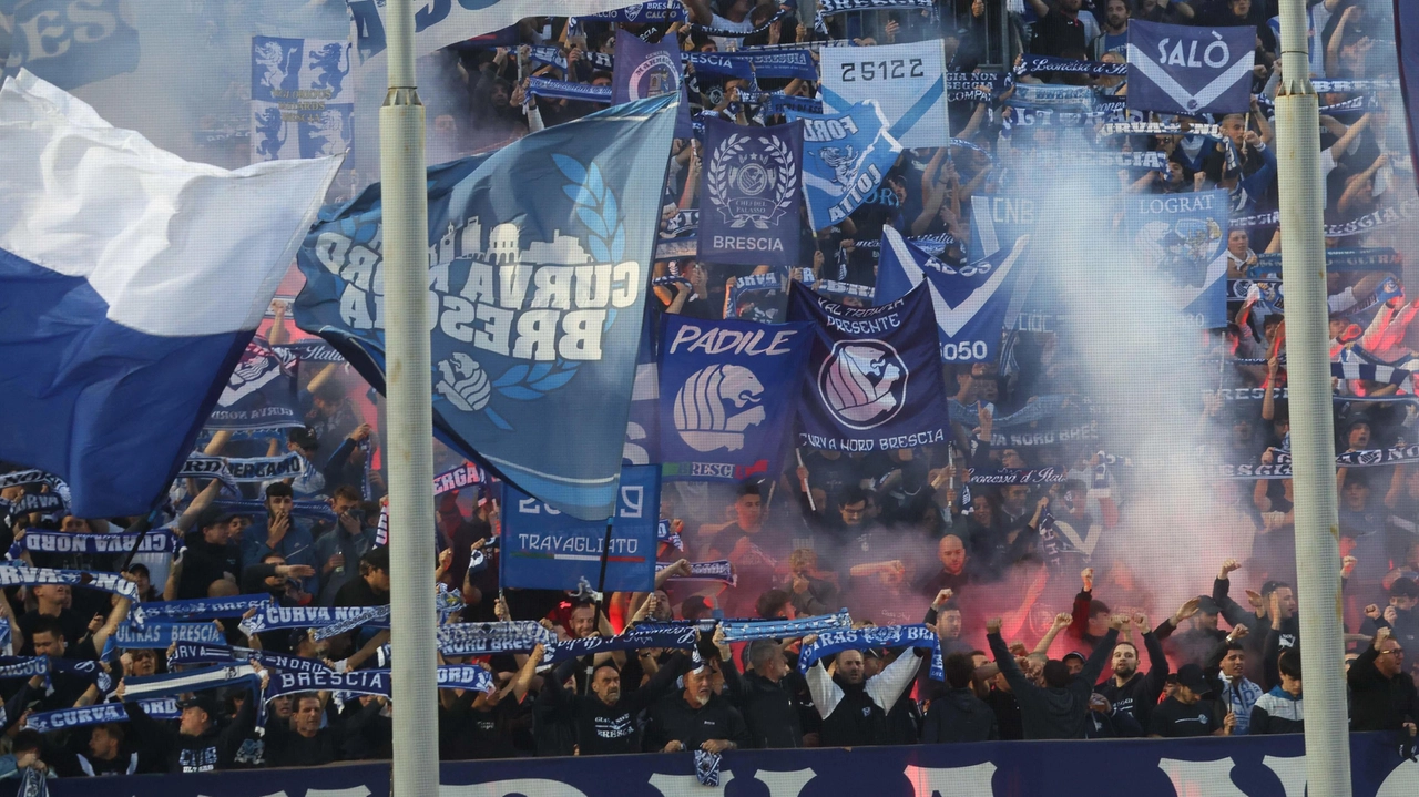 Il Brescia Calcio affronta accuse di irregolarità nei contributi, mentre i tifosi della Curva Nord protestano.