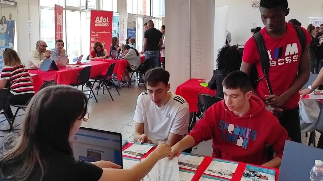 Lotta alla disoccupazione, a Pioltello torna il Career Day e al salone dell’incontro tra domanda e offerta di lavoro sbarca... Lotta alla disoccupazione, a Pioltello torna il Career Day e al salone dell’incontro tra domanda e offerta di lavoro sbarca...
