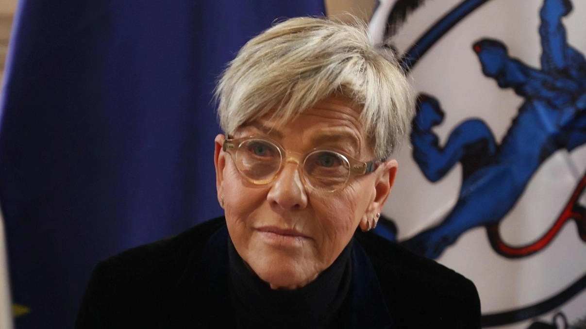 Non solo i giovani, ma anche le donne restano una minoranza tra i primi cittadini lombardi. Secondo il rapporto di... Non solo i giovani, ma anche le donne restano una minoranza tra i primi cittadini lombardi. Secondo il rapporto di...