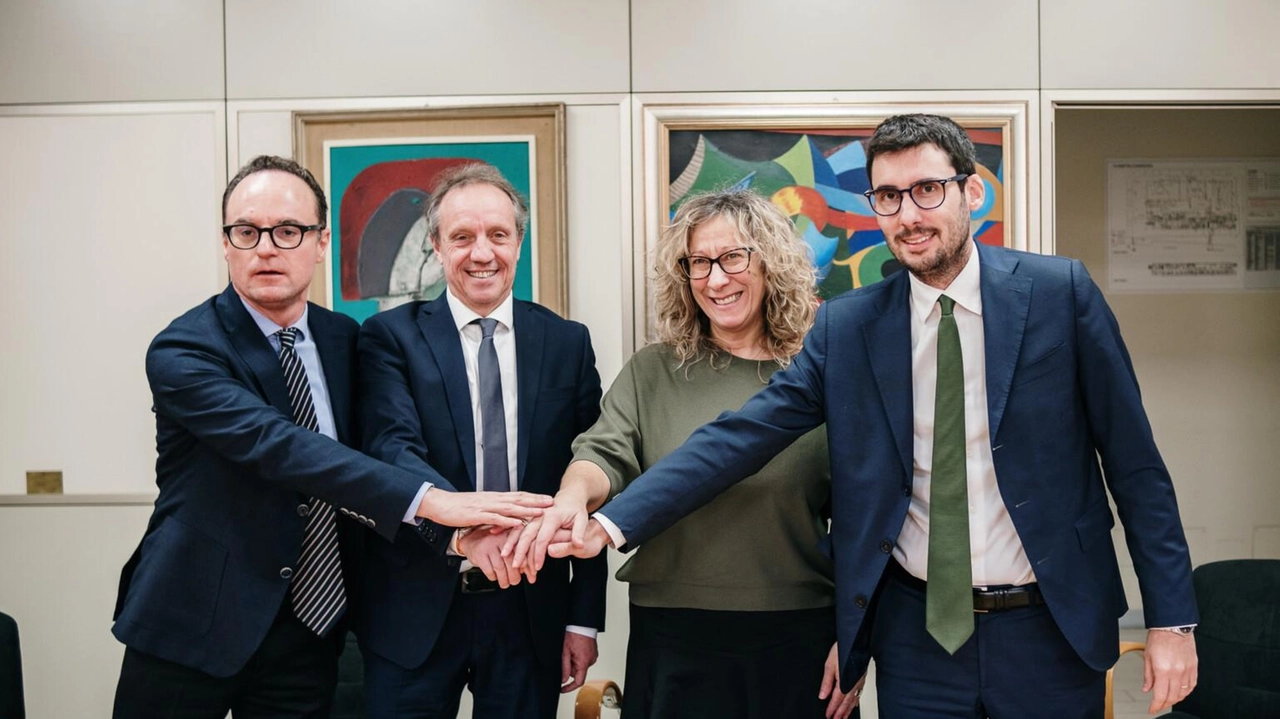 Le firma dell’accordo di finanziamento tra Gruppo Cap e i soci di Ala ha avviato l’operazione per l’acquisizione delle quote Le firma dell’accordo di finanziamento tra Gruppo Cap e i soci di Ala ha avviato l’operazione per l’acquisizione delle quote