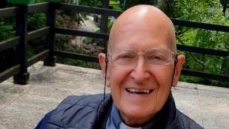 Don Piero Cecchi, “Dompi” per tutti i suoi fedeli, è stato parroco di Osnago e poi a Milano. Si è spento a 89 anni