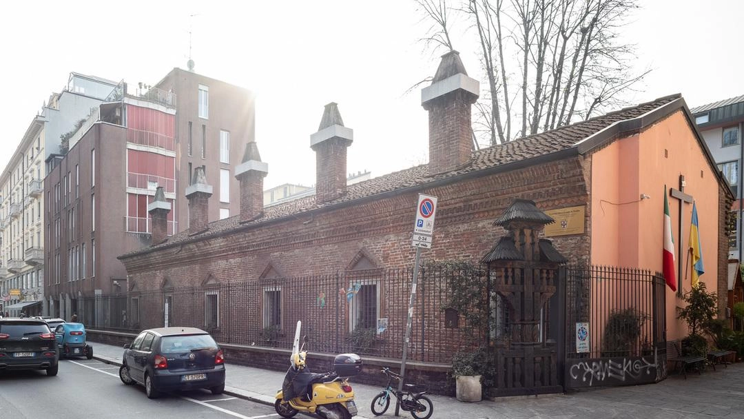 L'antico Lazzaretto di Milano, costruito nel '400 come rifugio durante le epidemie, oggi luogo di movida e controversie tra residenti e frequentatori. L'antico Lazzaretto di Milano, costruito nel '400 come rifugio durante le epidemie, oggi luogo di movida e controversie tra residenti e frequentatori.