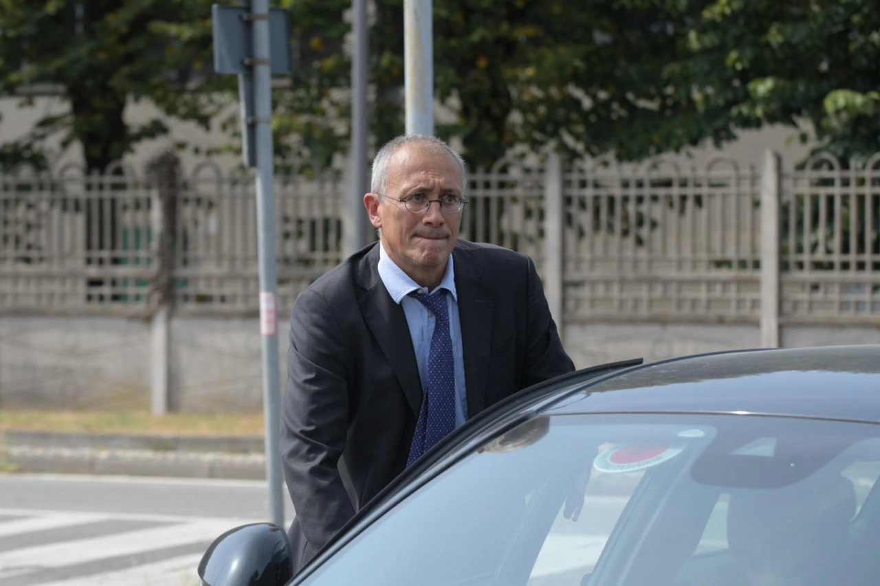 Il pm Paolo Storari sul luogo dell'omicidio di Andrea Bellocco