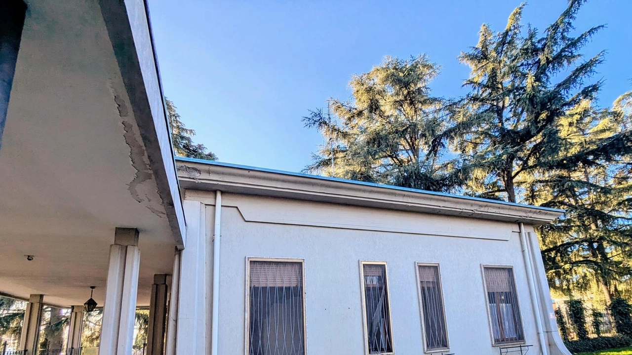L’ex casa del custode del cimitero diventa sala del commiato, spazio per funerali laici: mancava completamente. Via ai lavori... L’ex casa del custode del cimitero diventa sala del commiato, spazio per funerali laici: mancava completamente. Via ai lavori...