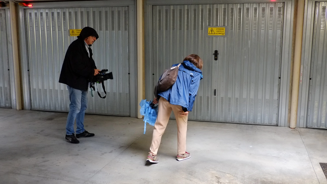 Rilievi nel box di Cesano Maderno dove è avvenuta la brutale aggressione
