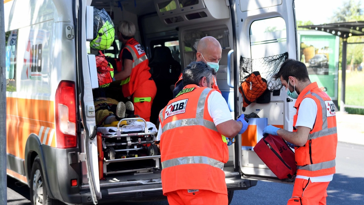 Sul luogo della tragedia sono intervenuti gli operatori del 118 (Immagine archivio) Sul luogo della tragedia sono intervenuti gli operatori del 118 (Immagine archivio)