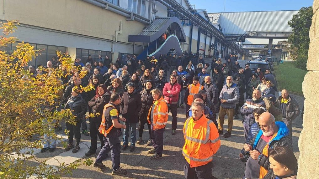 I lavoratori della Beko anche ieri hanno incrociato le braccia I lavoratori della Beko anche ieri hanno incrociato le braccia