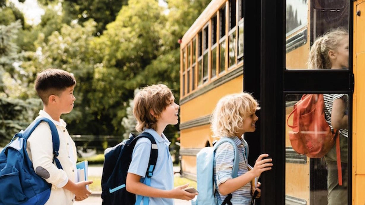 È polemica sullo scuolabus a Esine. La delibera adottata il 30 luglio dalla Giunta comunale guidata dal sindaco Emanuele... È polemica sullo scuolabus a Esine. La delibera adottata il 30 luglio dalla Giunta comunale guidata dal sindaco Emanuele...
