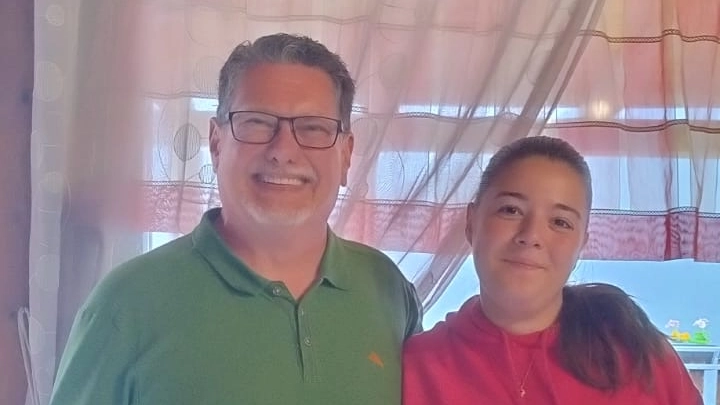Louis Calvetti, 55 anni, vive nell’Illinois (Stati Uniti). Qui insieme alla cugina Martina, 21 anni Louis Calvetti, 55 anni, vive nell’Illinois (Stati Uniti). Qui insieme alla cugina Martina, 21 anni