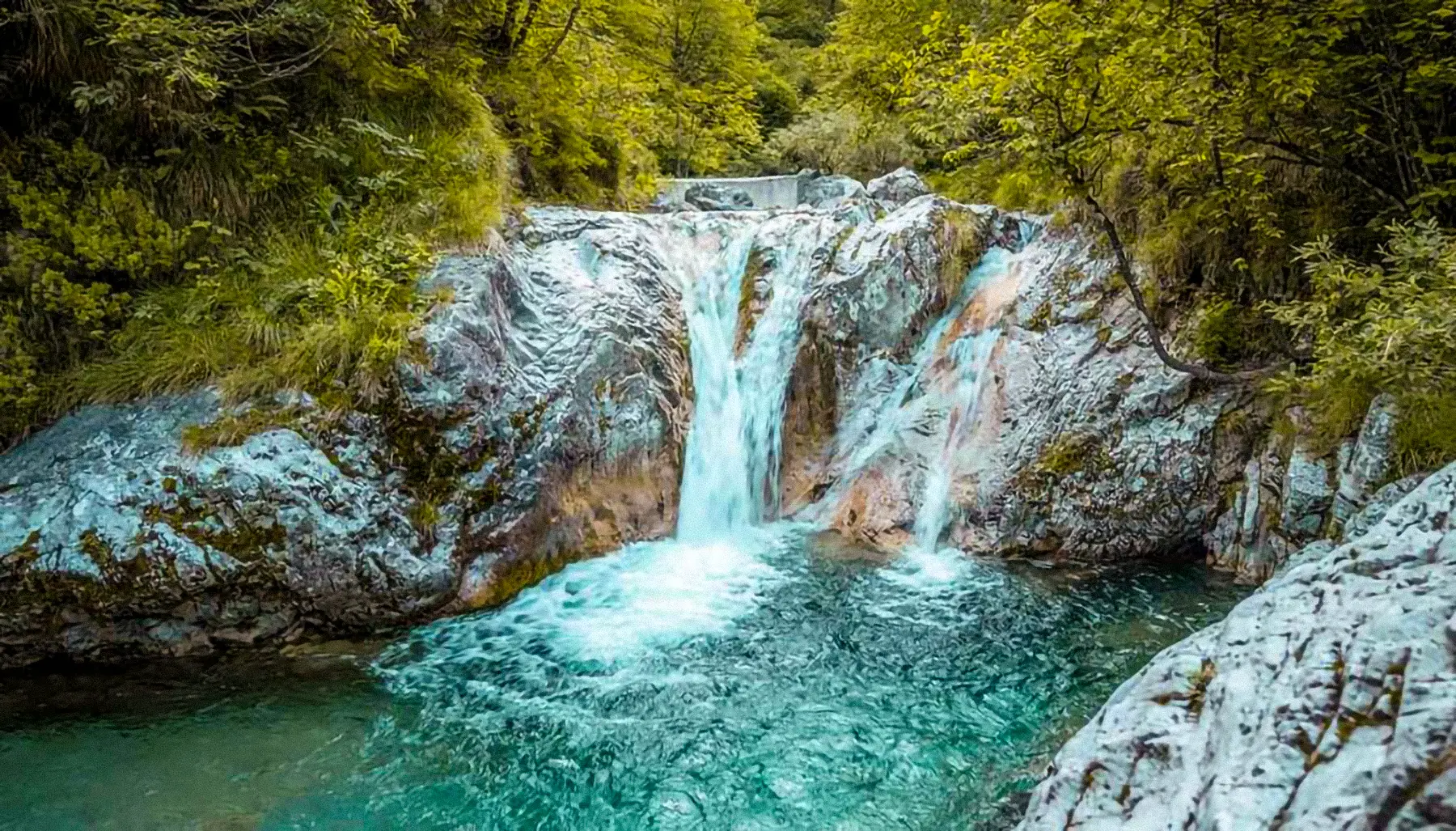 Caldo insopportabile? Ecco le 5 migliori piscine naturali (gratis) a un’ora da Milano Caldo insopportabile? Ecco le 5 migliori piscine naturali (gratis) a un’ora da Milano