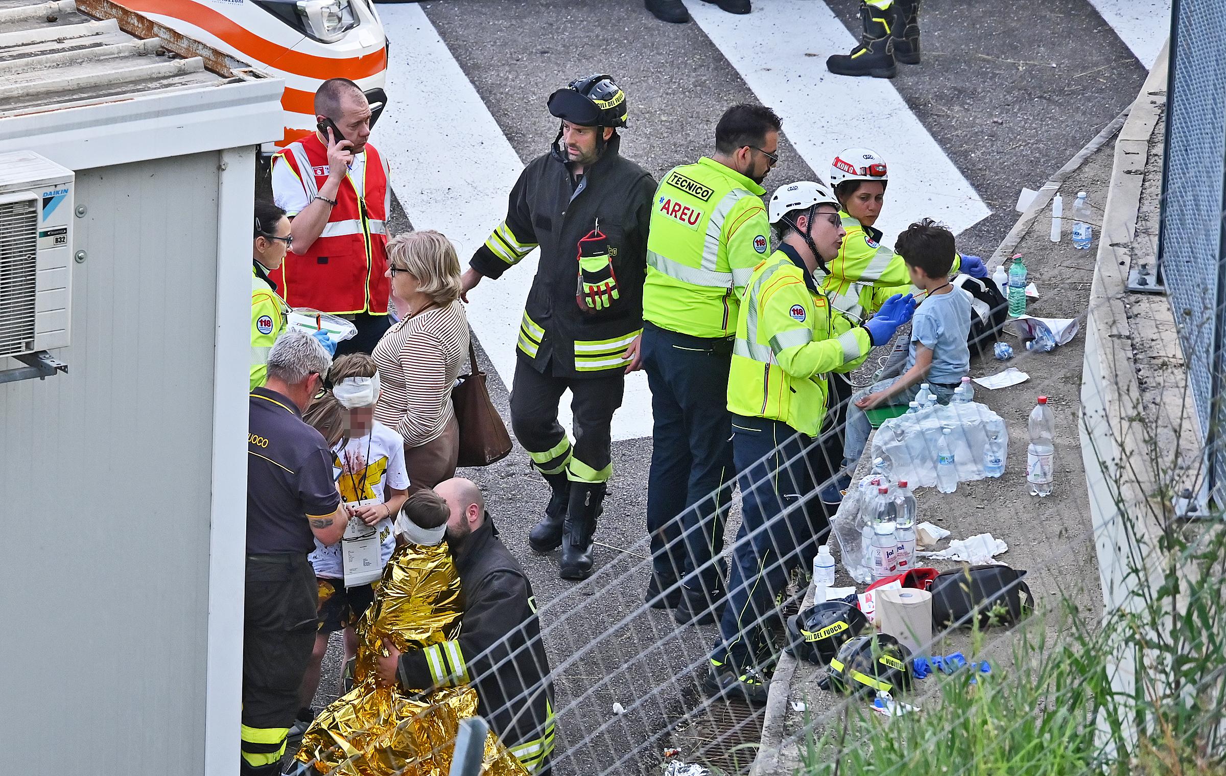Incidente sulla Pedemontana, la maestra morta e i bambini terrorizzati: Cazzago Brabbia sotto choc Incidente sulla Pedemontana, la maestra morta e i bambini terrorizzati: Cazzago Brabbia sotto choc