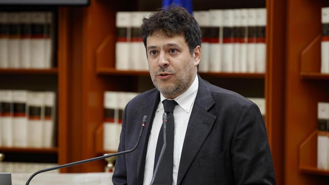 Frasi choc contro Daniele Nahum: "L’antisemitismo è “normalizzato“. Poca solidarietà dai colleghi" Frasi choc contro Daniele Nahum: "L’antisemitismo è “normalizzato“. Poca solidarietà dai colleghi"