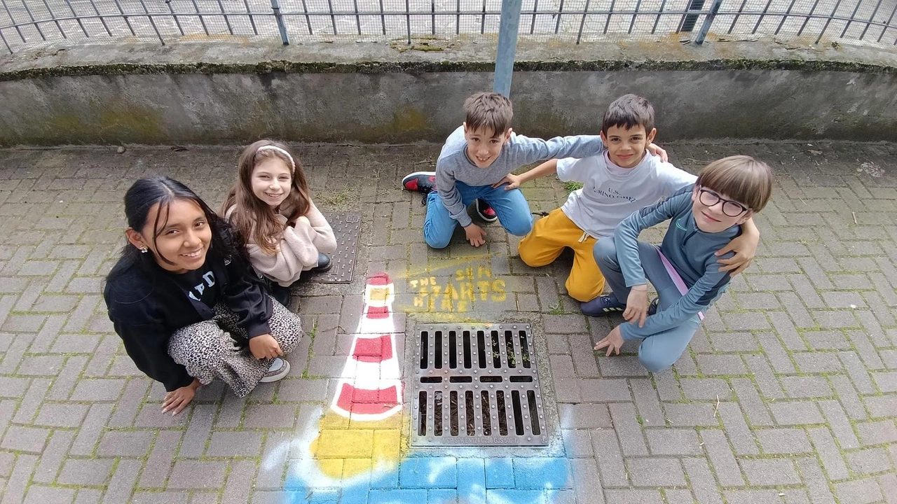 Serra e orto, compostiera e bidone per l’acqua piovana, giardinetto per gli impollinatori e mangiatoie per gli uccellini, cartelli anti-spreco,... Serra e orto, compostiera e bidone per l’acqua piovana, giardinetto per gli impollinatori e mangiatoie per gli uccellini, cartelli anti-spreco,...
