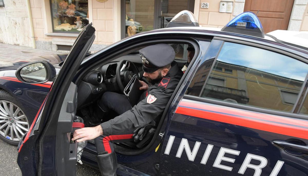 Casorate Primo, furto in un negozio di pelletteria: bottino da 10mila euro Casorate Primo, furto in un negozio di pelletteria: bottino da 10mila euro