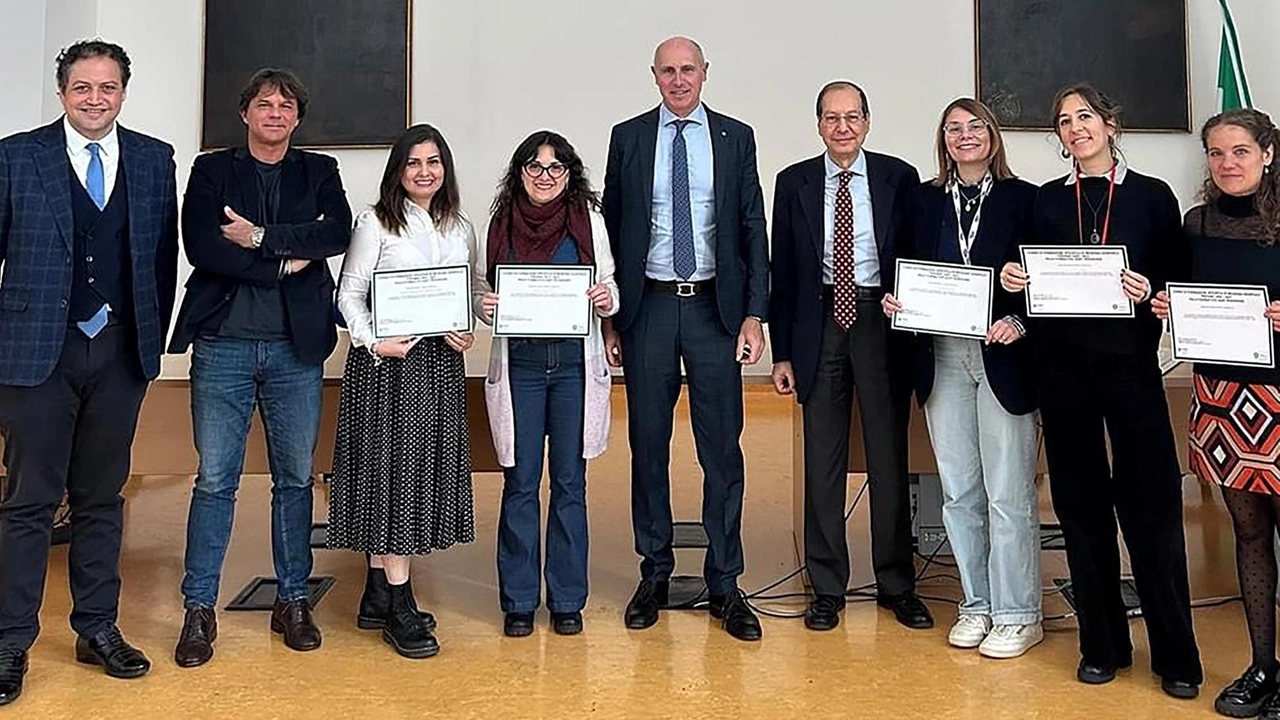 Dopo l’università tre anni di corso e 3.200 ore di tirocinio: consegnati dieci diplomi di specializzazione Dopo l’università tre anni di corso e 3.200 ore di tirocinio: consegnati dieci diplomi di specializzazione